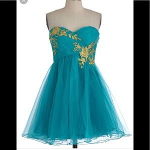 ModCloth “garden party cotillion” dress size M